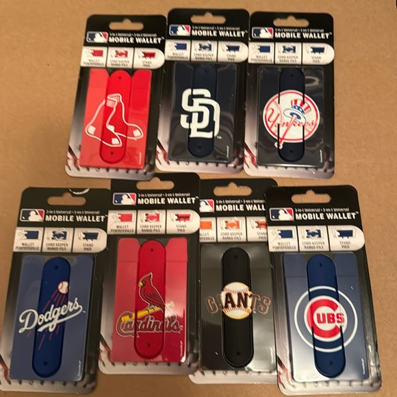 3 in 1 Universal mobile wallet. Official MLB merchandise. Total 7 - Picture 1 of 3
